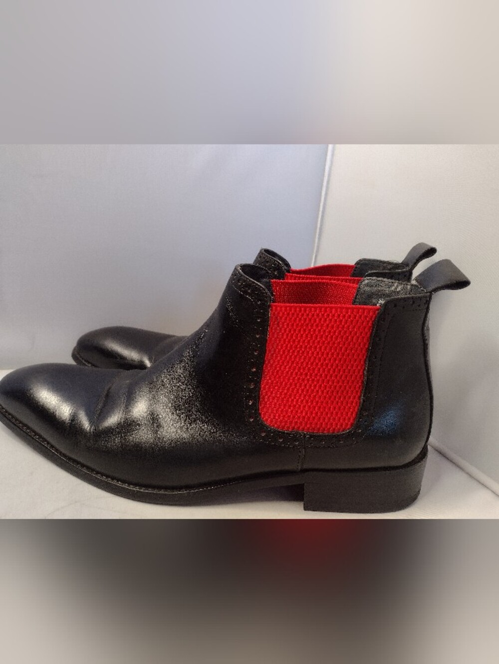 Carrucci Low-Top Chelsea Men's Pull-on Leather Black Ankle Boots 8.5 Red A21